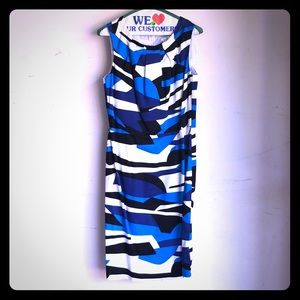 Fitted sleeveless dress for the office